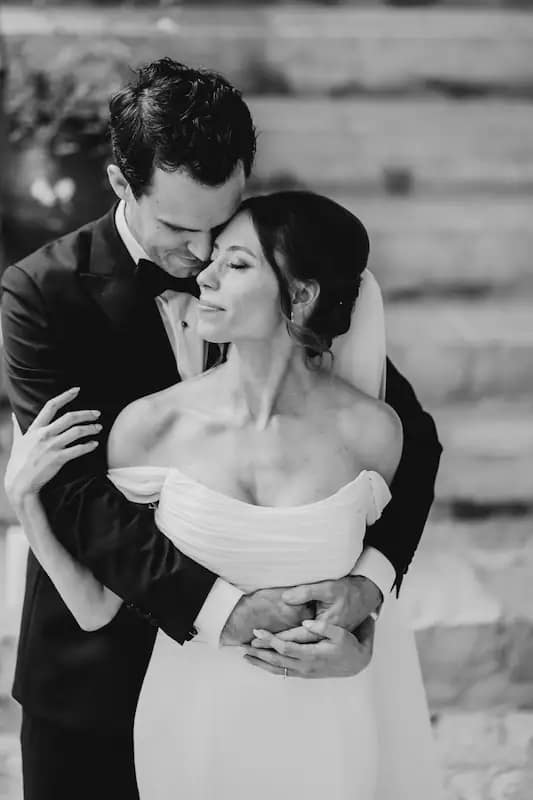 Timeless wedding portraits by Italian photographer Manuel Diamanti in romantic countryside setting